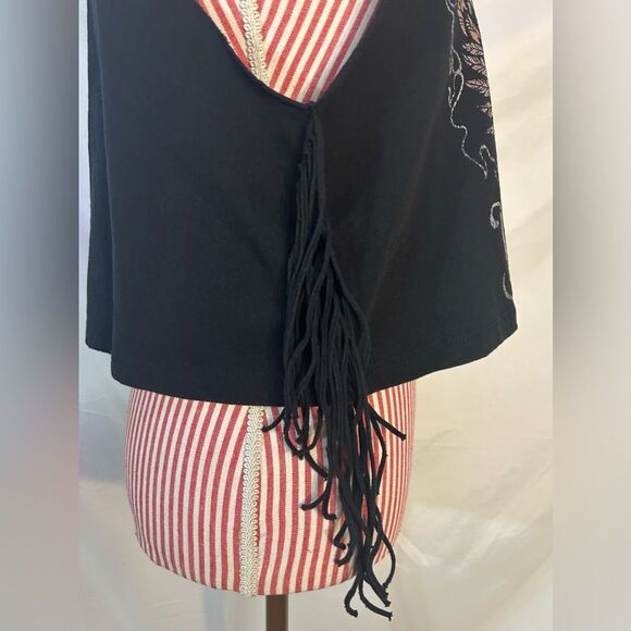 Urban Outfitters Black Top Fringe Dragon Indie Grunge Alternative NWT Size Small - Picture 8 of 11